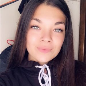 Meet your Posher, Meleana